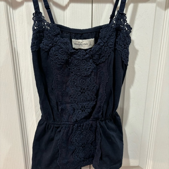 ABERCROMBIE & FITCH Women’s Adjustable Floral Lace Tank Top w/ Bow - navy size S - Picture 2 of 5